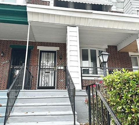 2nd image of 5732 N Woodstock St