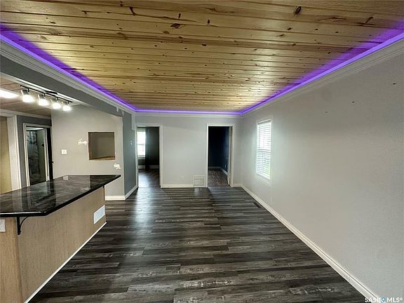3rd image of 405 5th Ave W