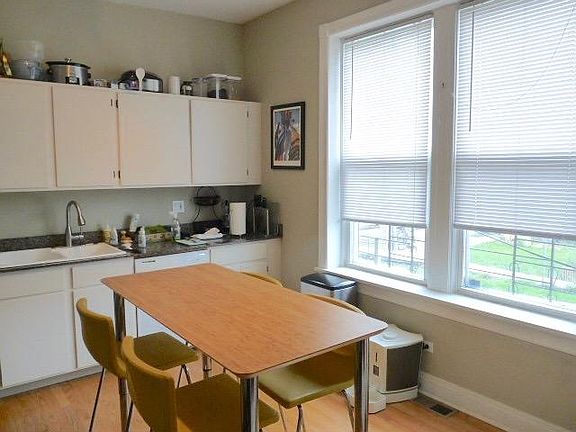 2nd image of 1311 N Maplewood Ave APT 1R