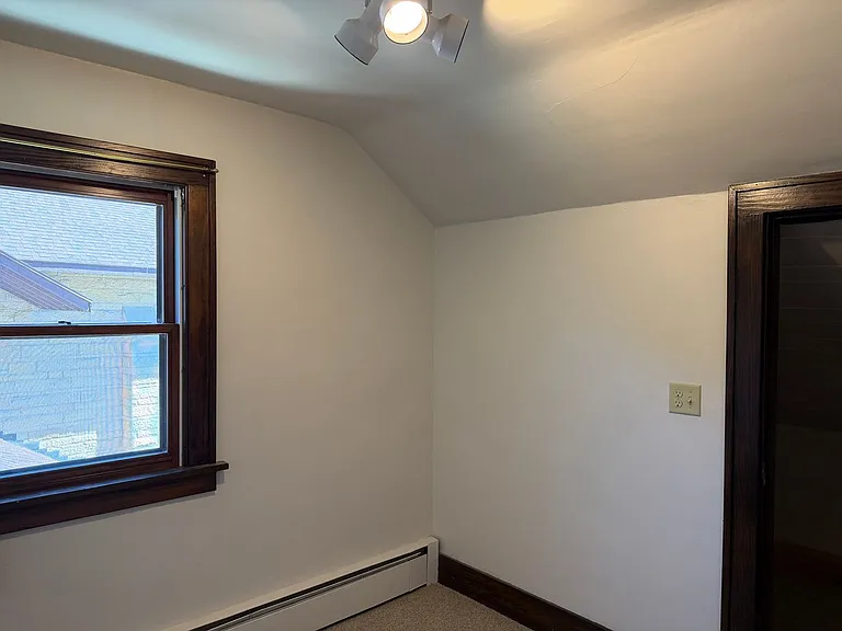 131 S Main St — Photo 13