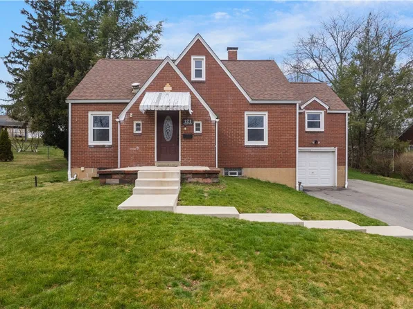 121 Rodgers Dr, Lower Burrell, PA 15068