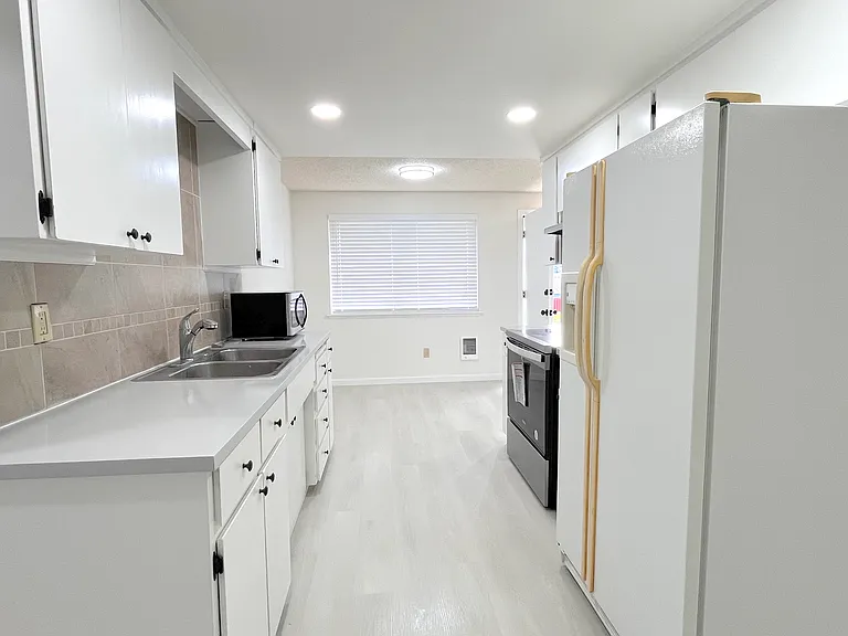 1669 S 41st St — Photo 10