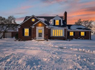 674 Sylvandale Ave, Oregon, OH 43616