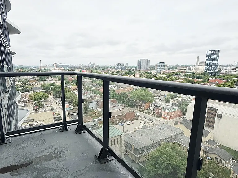 280 Dundas St E #1613 — Photo 1