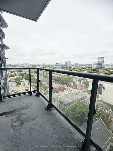 280 Dundas St E #1613 Photo 1
