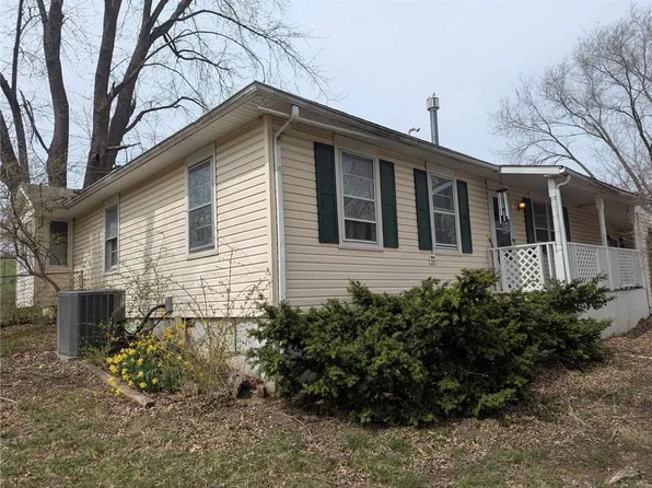 103 S 9th Street Ter, Odessa, MO 64076