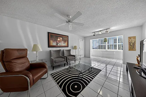 6253 Bay Club Dr #1 Photo 1