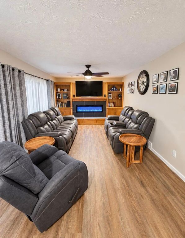 16 Jane Ln - Property Image