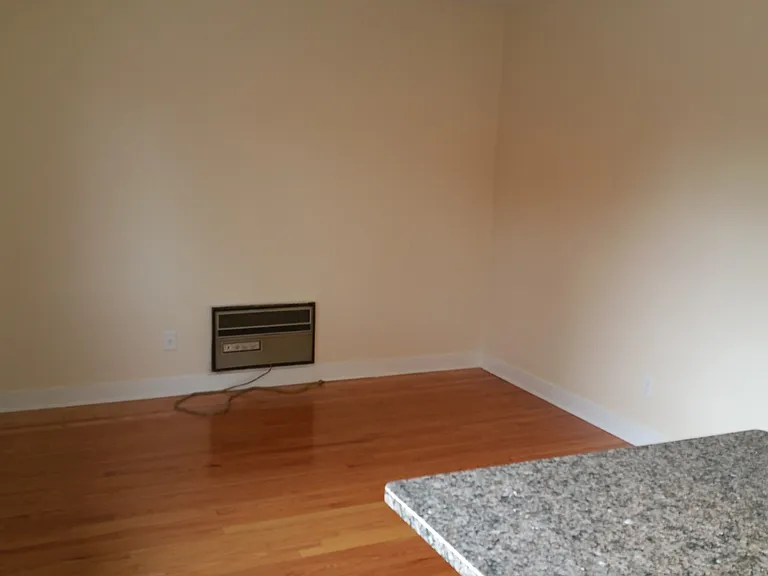 1441 N Franklin Pl — Photo 6