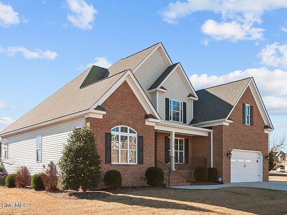 3rd image of 176 Blackwater Drive