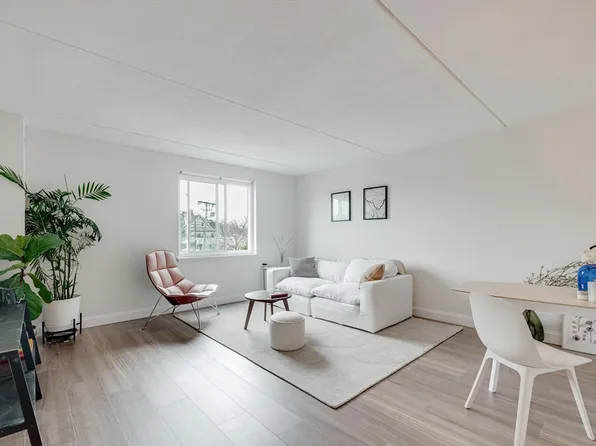 30 Daniels St APT 202, Malden, MA 02148