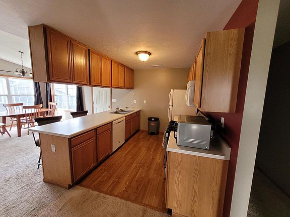 5th image of 6421 Oak Crest Ln