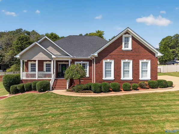 142 Barrington Cir, Alexandria, AL 36250