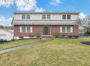 9 Chelsea Ct, Suffern, NY 10901