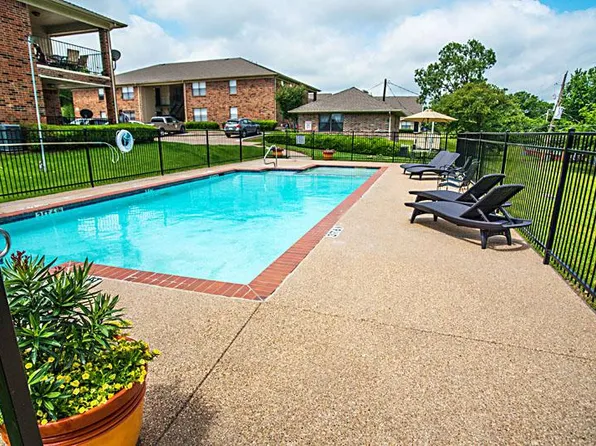 Crestwood Apartments