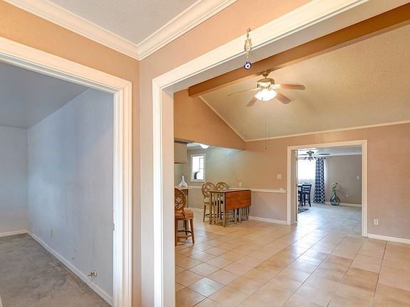 Entry, left room1.