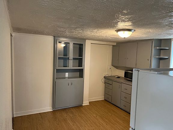 4th image of 423 14th Ave N