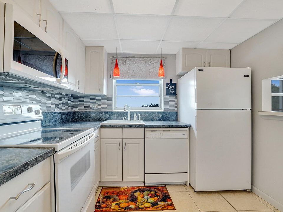 1st image of 3048 E Sunrise Lakes Drive #418