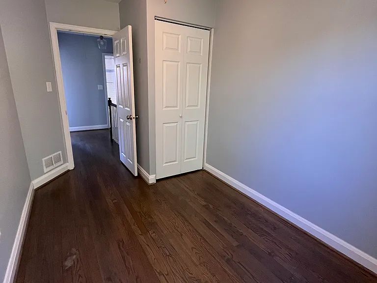 4905 Wilkens Ave — Photo 23