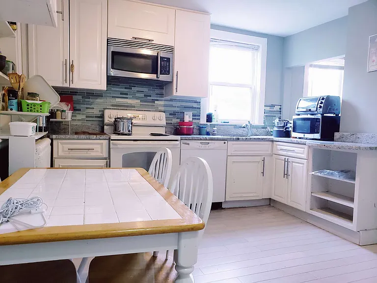 357 Parker St — Photo 22