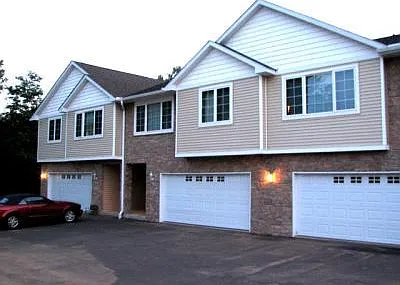 2825 Southlawn Dr N #MAPLETREE TOWNHOMES — Photo 3