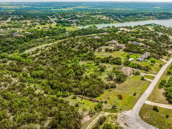 135 Blue Marlin Dr, Bluff Dale, TX 76433
