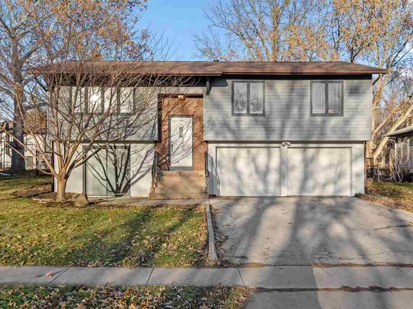 3032 Wayne Ave, Iowa City, IA 52240