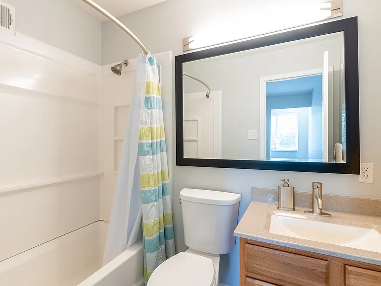 Sapphire - One Bedroom Loft