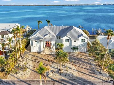 635 Key Royale Dr, Holmes Beach, FL, 34217