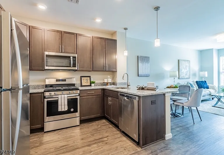 54 N Main St #301 — Photo 7