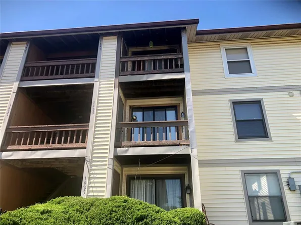 1435 Summergate Pkwy #O, Saint Charles, MO 63303