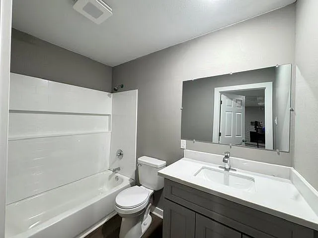 135 Rosewood Dr — Photo 11