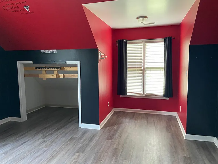 1979 Tanglewood Dr — Photo 14
