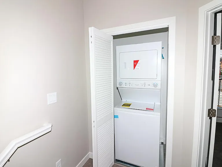 1030 Belford Ave — Photo 16