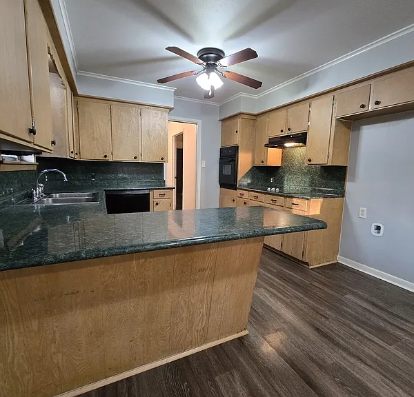 1514 State Highway 155 N — Photo 10
