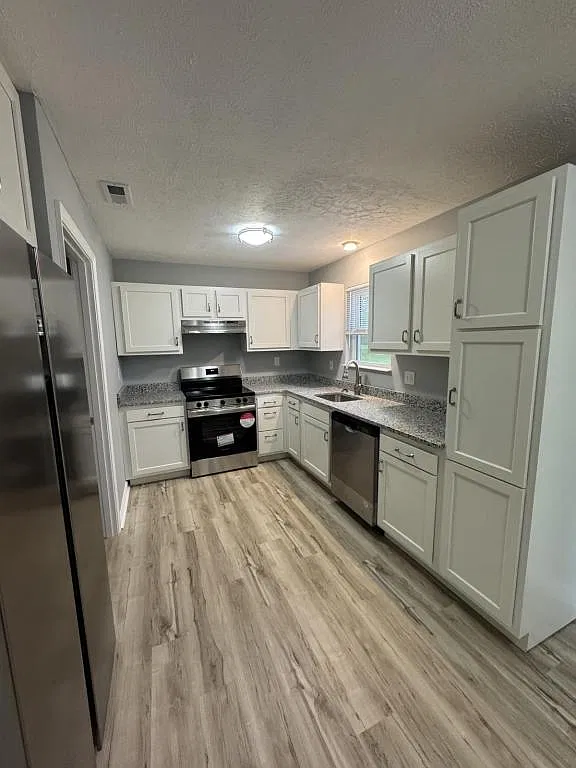 46 Apple Ln — Photo 2