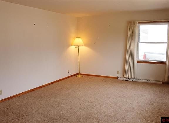 3rd image of 312 E Blue Earth St