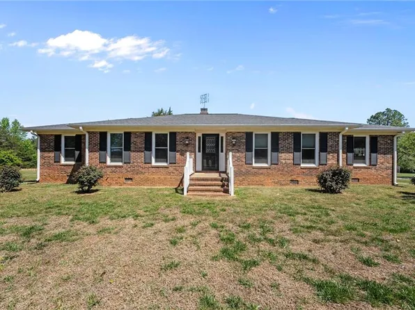 1753 Altamahaw Union Ridge Rd, Burlington, NC 27217