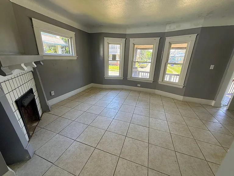 12521-12523 Locke Ave — Photo 11