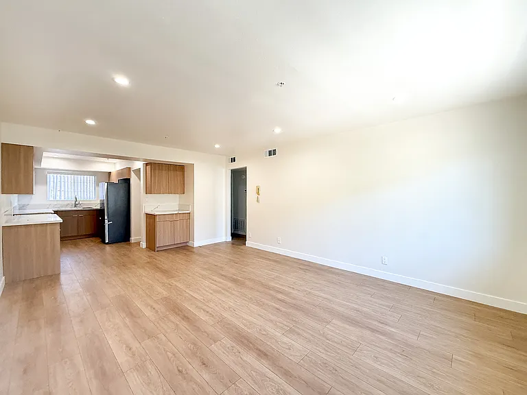 306 N Howard St #2 — Photo 4