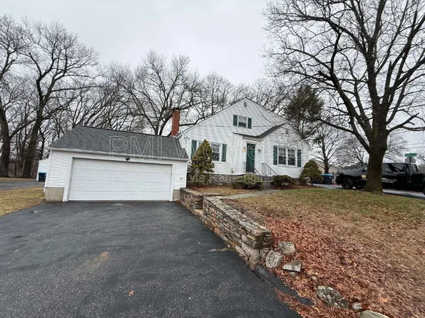 26 Worthington Ave, Shrewsbury, MA 01545