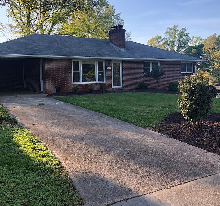 1st image of 685 Oakland Dr