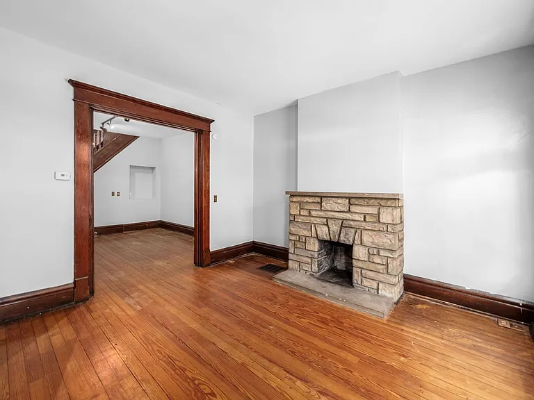 1230 Indianola Ave — Photo 11