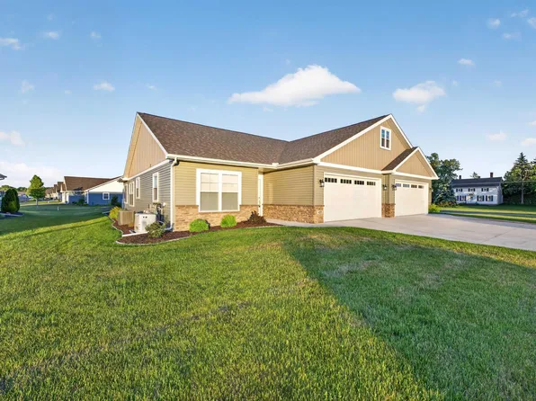 455 Blossom Dr, Frankenmuth, MI 48734