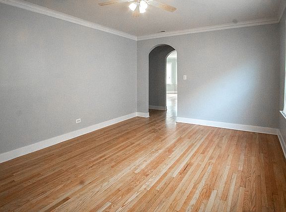 3rd image of 3742 W Windsor Ave APT 2