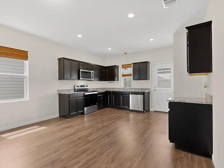 12713 Robert Taft St — Photo 11