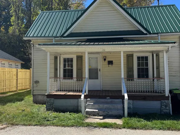 128 Pierce Ave, Pulaski, VA 24301