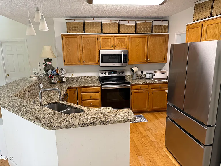 112 Woodshire Ln — Photo 14
