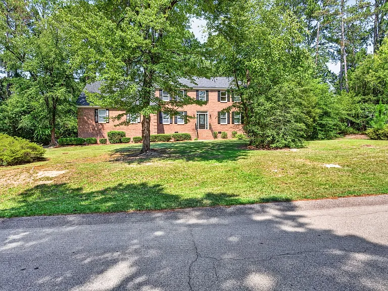 2027 Riding Ridge Rd — Photo 3