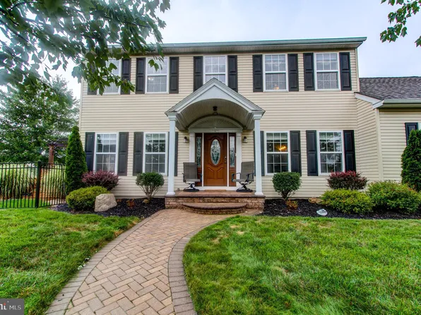 1225 Meadow Brook Dr, Quakertown, PA 18951
